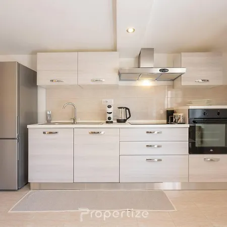 Tra I Verdi Pini By Propertize Apartamento